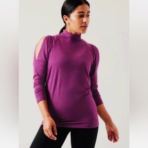 ATHLETA COLD SHOULDER TURTLENECK IN PINOT PLUM SIZE M BRAND NEW WITH TAGS